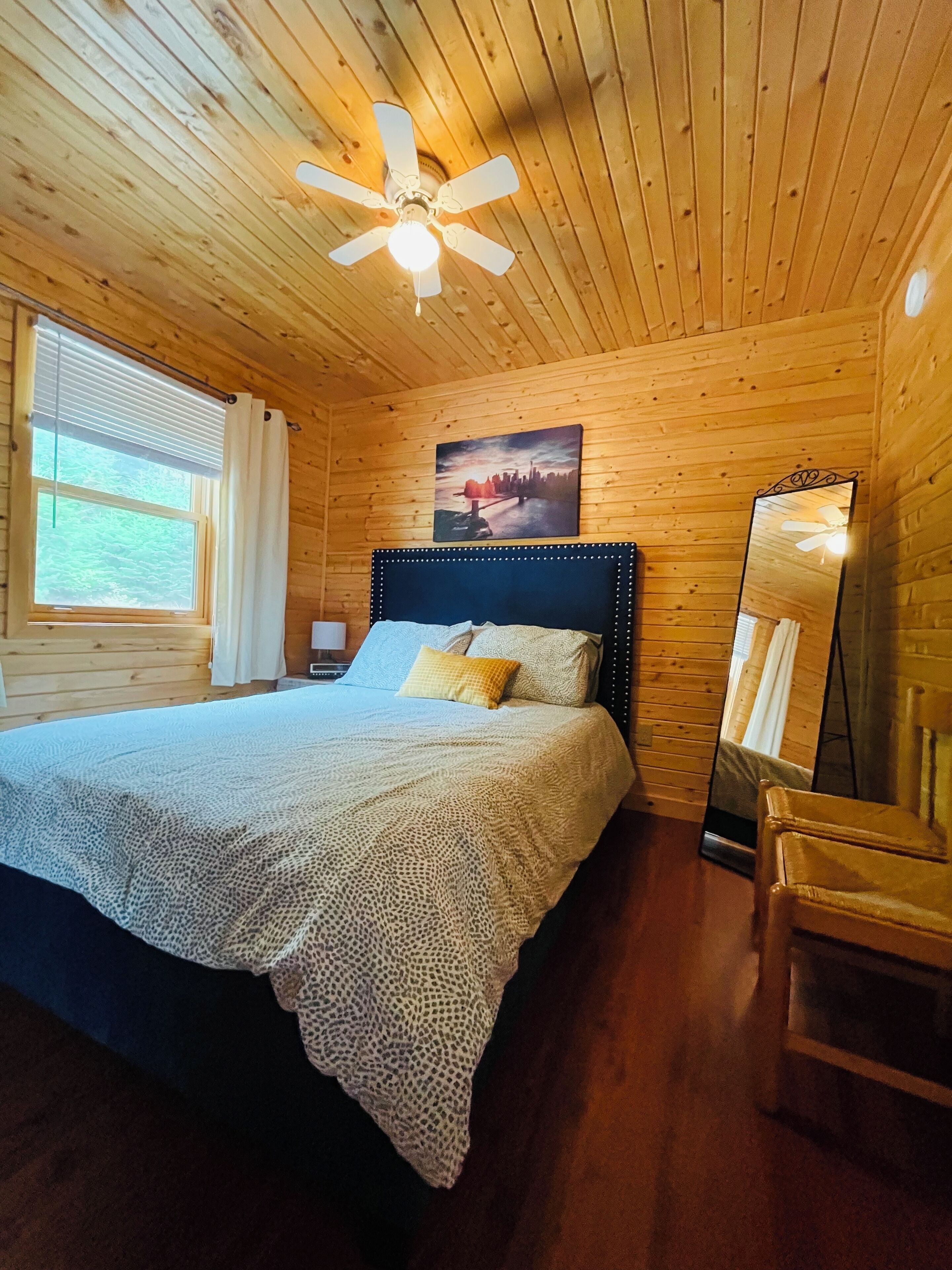 3 habitaciones, escritorio, tabla de planchar con plancha y wifi 