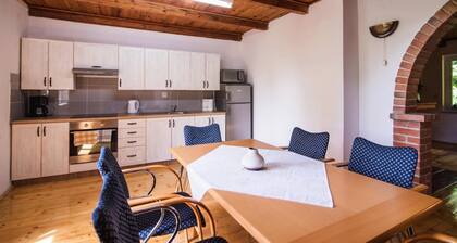 Holiday home with garden, close to the lake