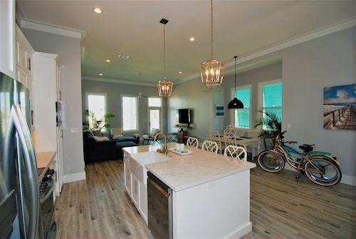 Seaglass Cottage Brand New Cottage located within The Shores, just a short walk to the beach!