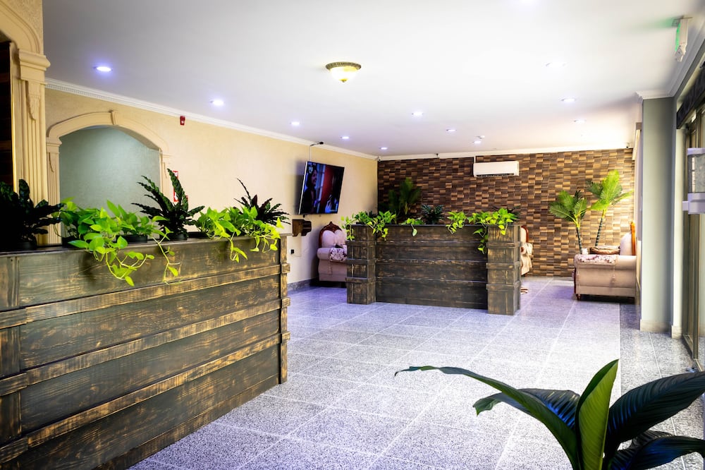 Crown Hotel Piarco
