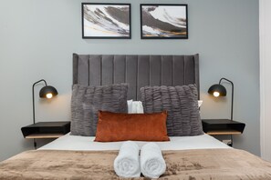 2 habitaciones, tabla de planchar con plancha, internet y ropa de cama 