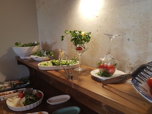 Free daily continental breakfast  - Flavia Cappadocia Hotel (Nevsehir)