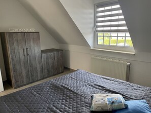 2 Schlafzimmer, Reisekinderbett, kostenloses WLAN
