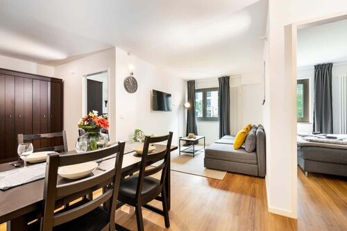 Urban Apartment with 2 Bedrooms