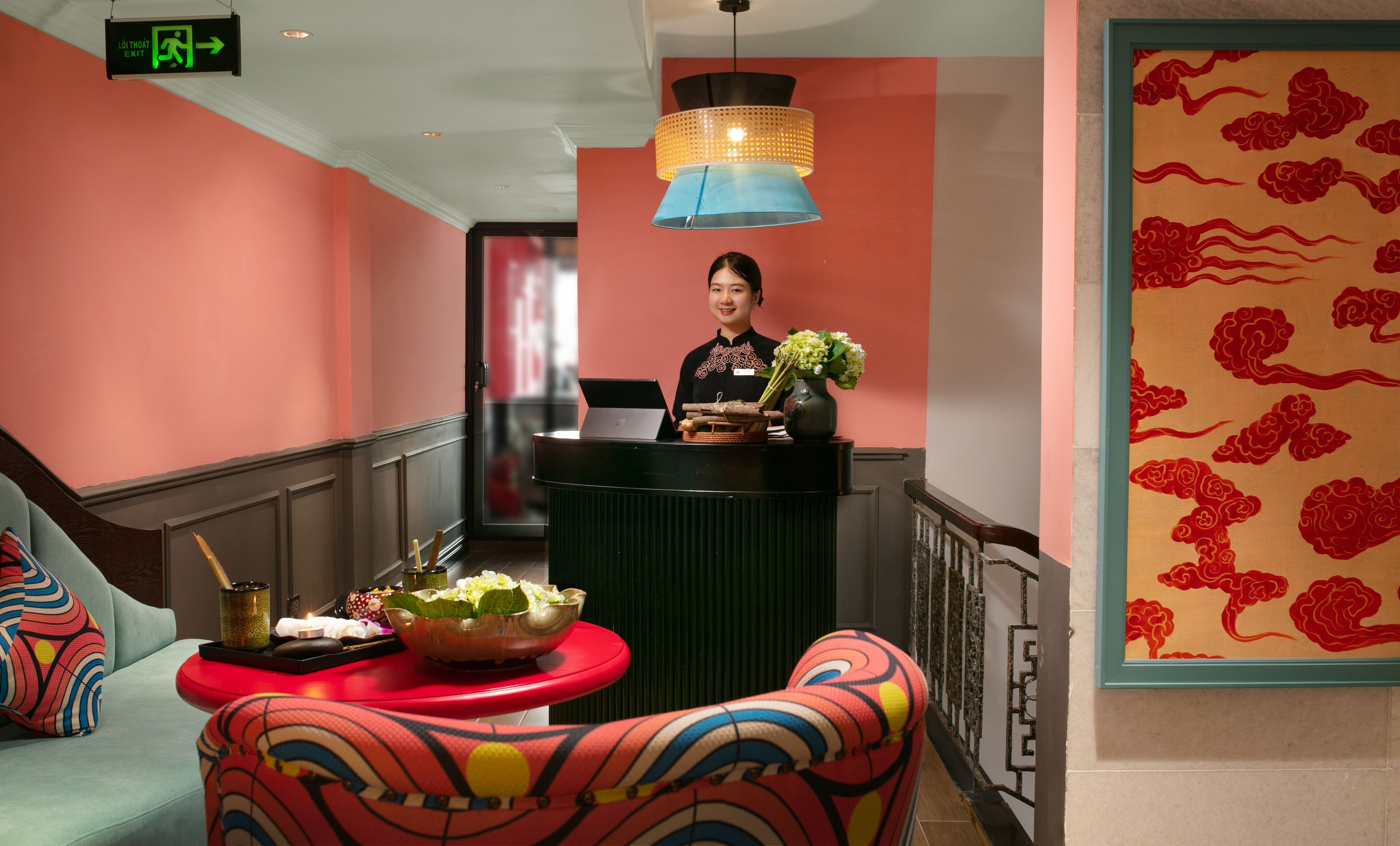 outdoor treatment area, sauna, hot tub, steam room, body treatments