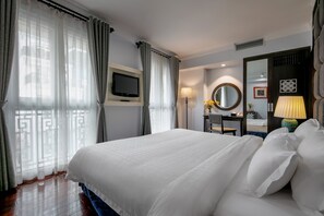 Junior Double Suite Balcony Street View