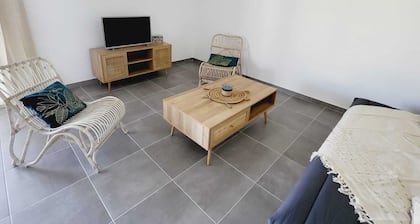 Villa Neuve Avec Piscine Privée à Vallon Pont D'arc