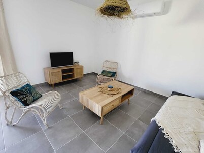 Villa Neuve Avec Piscine Privée à Vallon Pont D'arc
