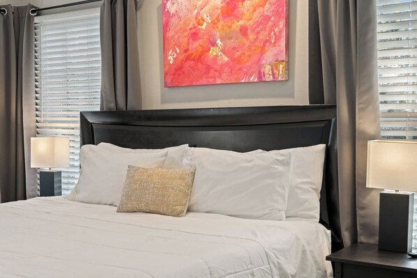 1 habitación, tabla de planchar con plancha, cuna de viaje y wifi