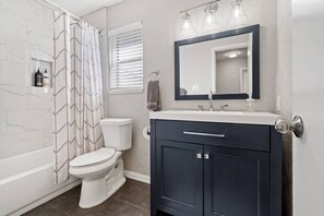 Shower, hair dryer - Amazing Location | Luxe Beds & Free Parking! AT&T (Arlington)