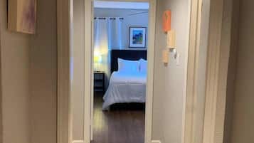 1 habitación, tabla de planchar con plancha, wifi y ropa de cama