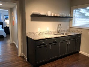 Interior - Curated Local Art Retreat, Steps from Bishop Arts (Dallas)