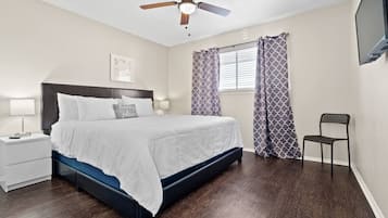 1 bedroom, desk, iron/ironing board, WiFi
