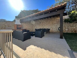 Outdoor dining - -Light House Luxury Villa (Albufeira)
