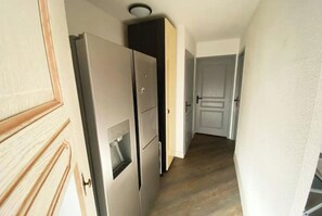 1 slaapkamer, een strijkplank/strijkijzer, gratis wifi, beddengoed