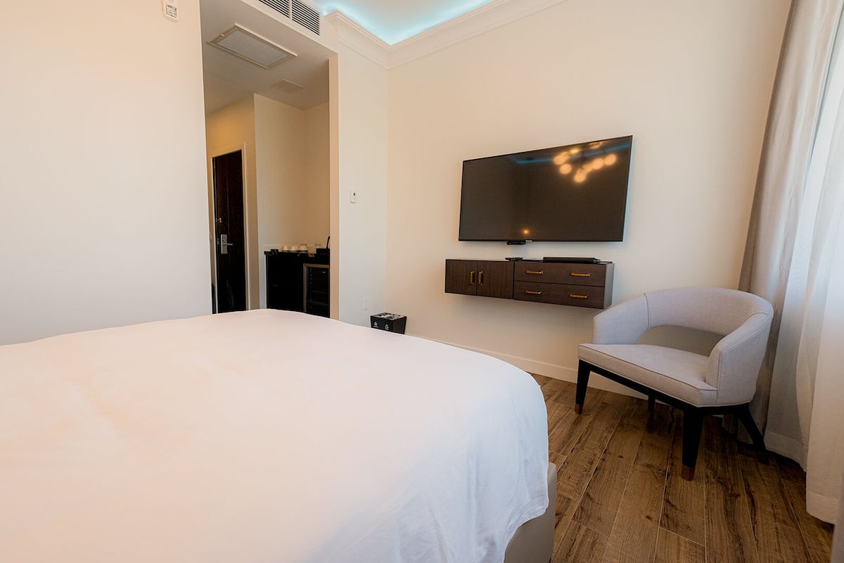 Executive Queen Room | 2 bedrooms, premium bedding, pillowtop beds, minibar