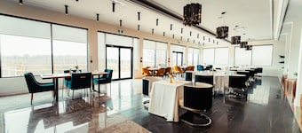 Mount Alverno Luxury Resorts