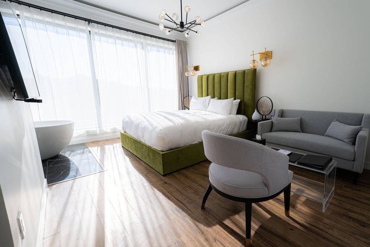 Luxury Room, 1 Bedroom | 2 bedrooms, premium bedding, pillowtop beds, minibar