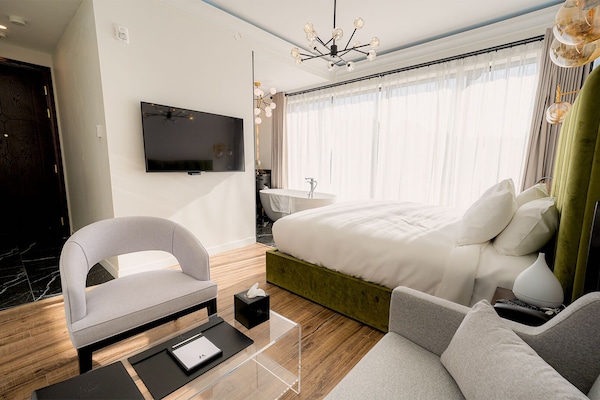 Camera Luxury, 1 camera da letto | Biancheria da letto di alta qualità, materassi in memory foam, minibar