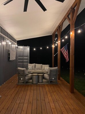 Interior - Modern Shipping Container Cabin (Rocky Point)