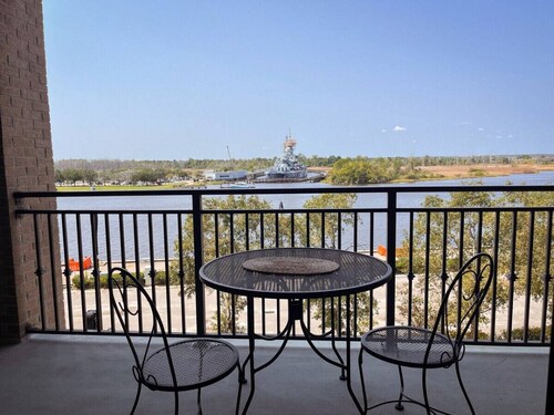 Riverfront Paradise! 5