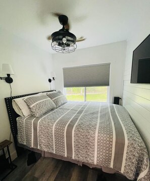 1 غرفة نوم ومكتب ومكواة/لوح كي وواي فاي