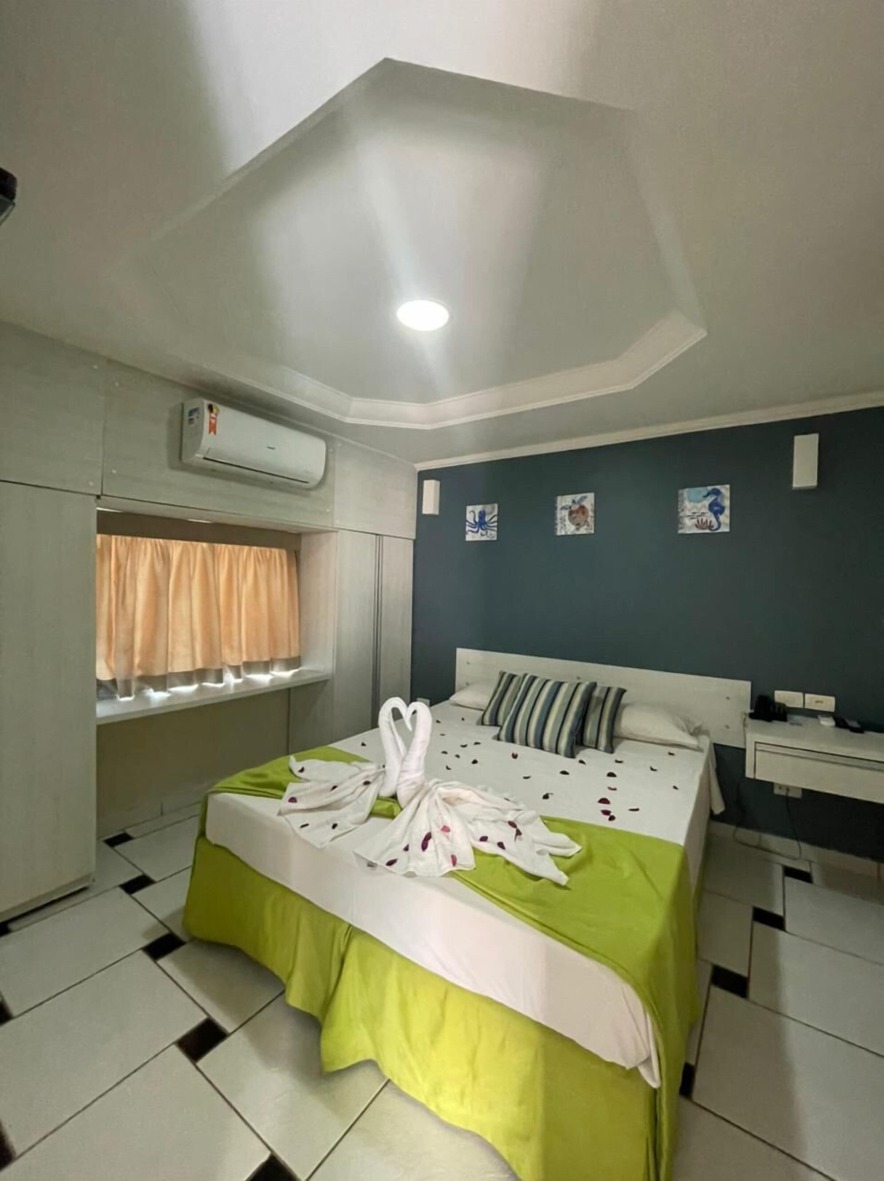 Minibar, Wi-Fi gratuit, draps fournis