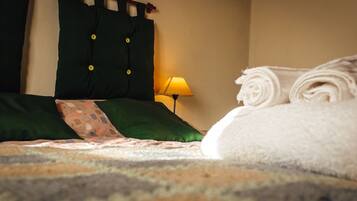 1 bedroom, desk, free WiFi, bed sheets