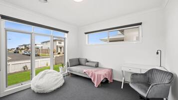 TV, Netflix, streaming services, offices