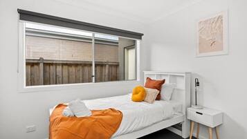 4 bedrooms, desk, iron/ironing board, WiFi