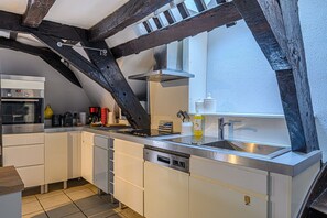 Réfrigérateur, micro-ondes, four, lave-vaisselle