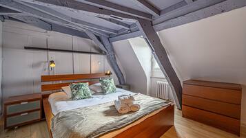 2 bedrooms, iron/ironing board, free WiFi, bed sheets