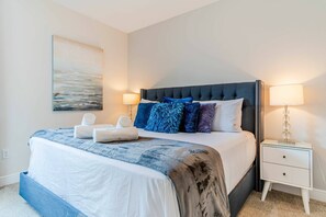 5 camere, una scrivania, ferro/asse da stiro, Wi-Fi gratuito