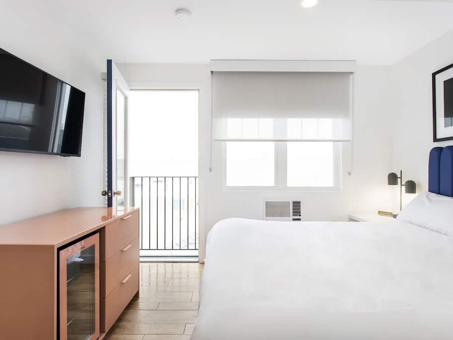 Cortinas blackout, tabla de planchar con plancha y wifi gratis