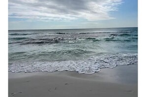 Beach - Gorgeous 6 Bedroom Home on the Water (Santa Rosa Beach)