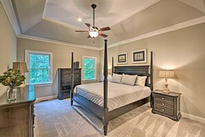 4 bedrooms, desk, iron/ironing board, travel cot