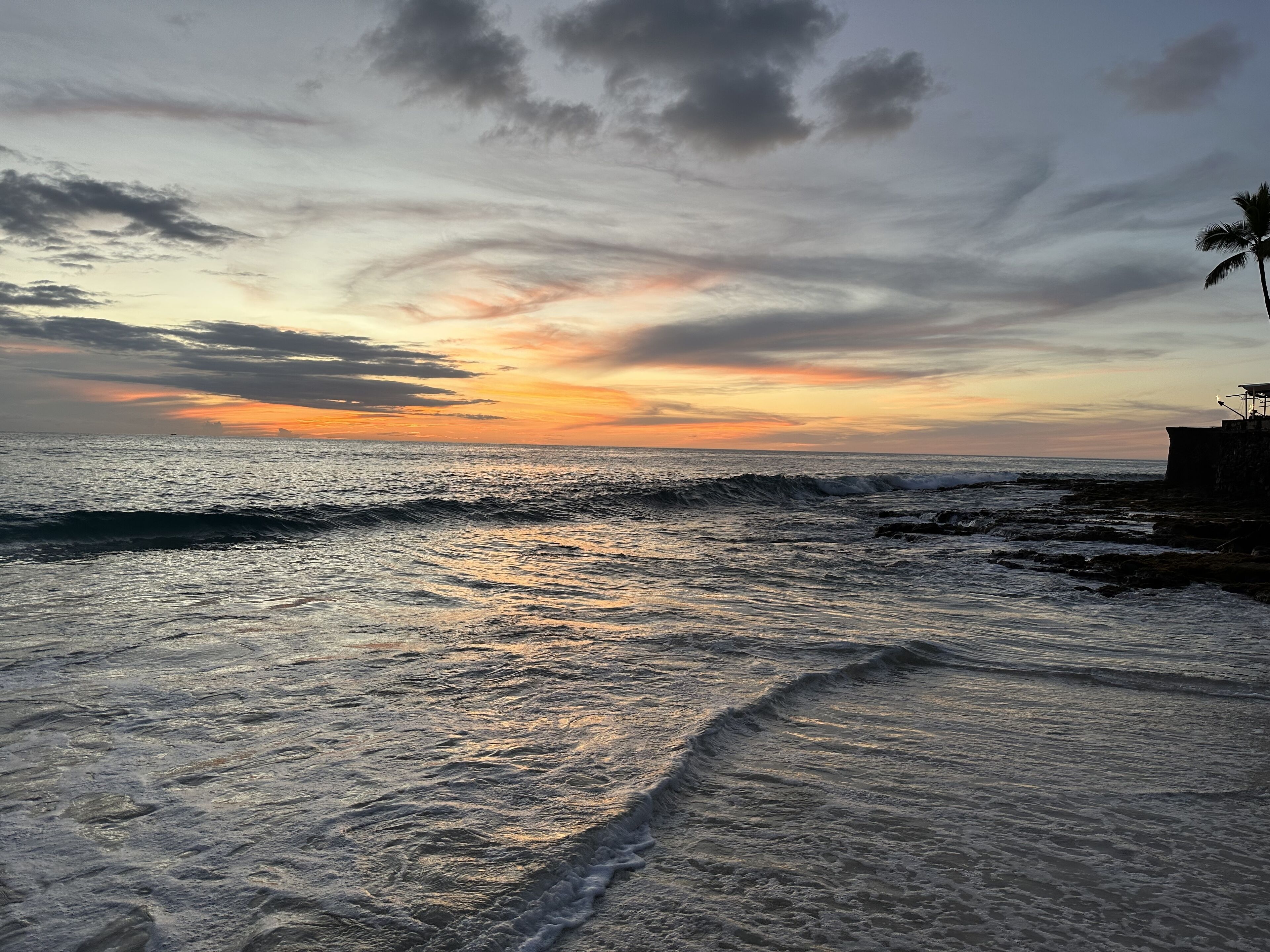 Beach nearby, sun loungers, beach towels