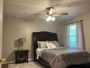 2 bedrooms, desk, iron/ironing board, free WiFi