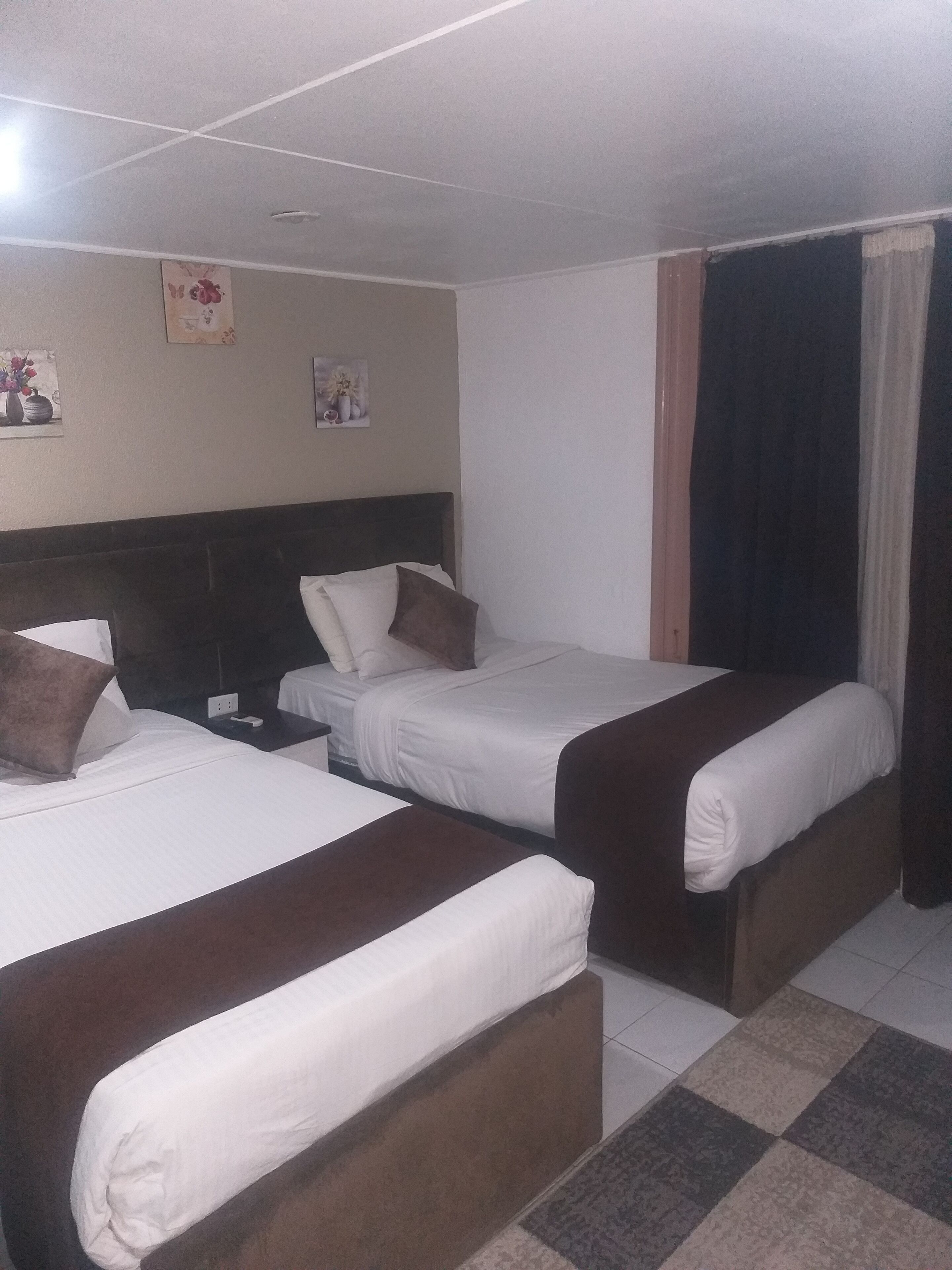 Egyptian cotton sheets, premium bedding, minibar, individually decorated