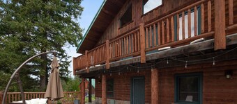 Queen - Queen bedroom with private bathroom, mini fridge