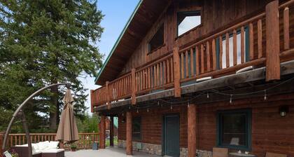 Queen - Queen bedroom with private bathroom, mini fridge