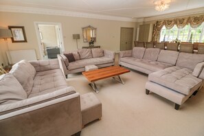 Cottage | Interior
