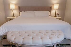 3 Schlafzimmer, Schreibtisch, Bügeleisen/Bügelbrett, Reisekinderbett