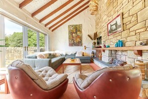 Smart TV, fireplace, video games