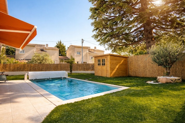 Pool - Christine's Cabanon (L'Isle-sur-la-Sorgue)