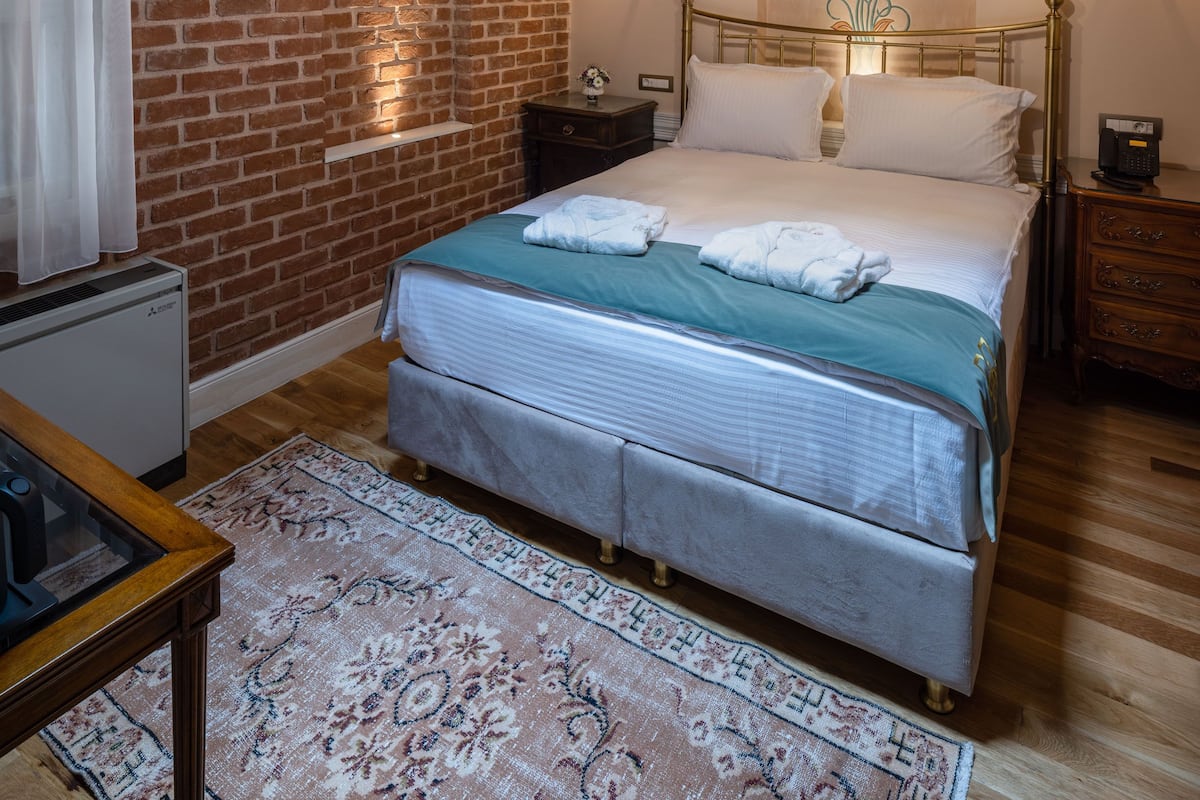 Chambre Double Standard | Draps en coton égyptien, literie de qualité supérieure, surmatelas