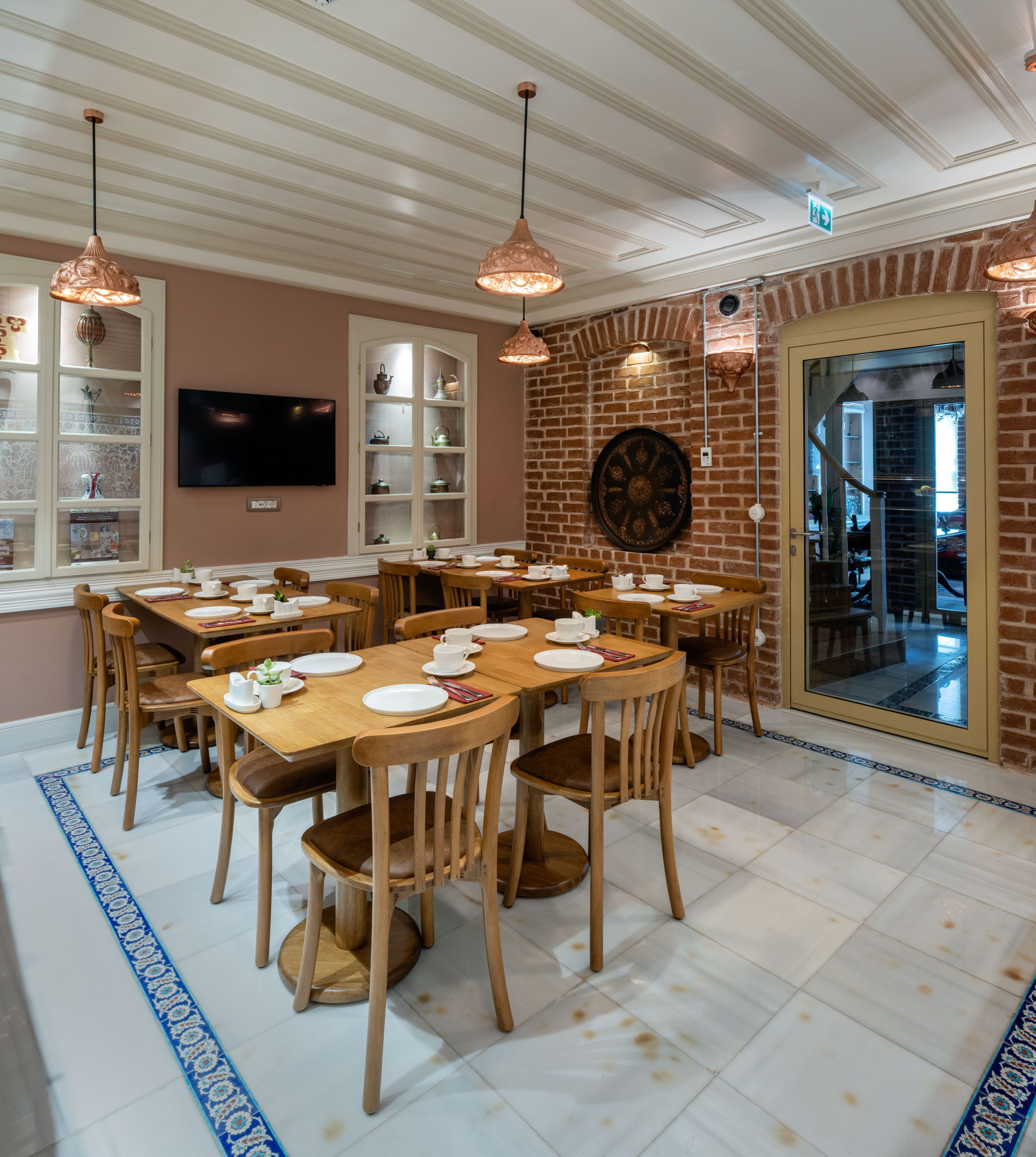 Free daily cooked-to-order breakfast
