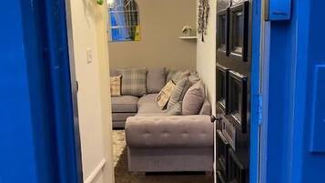 Apartamento City, accesible para personas con discapacidad, baño privado (Homely ) | Vestíbulo