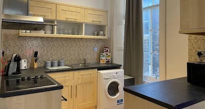 Earl Grey flat | Finest tea+Coffee+Board games