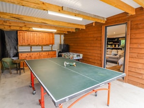 Cottage | Game room